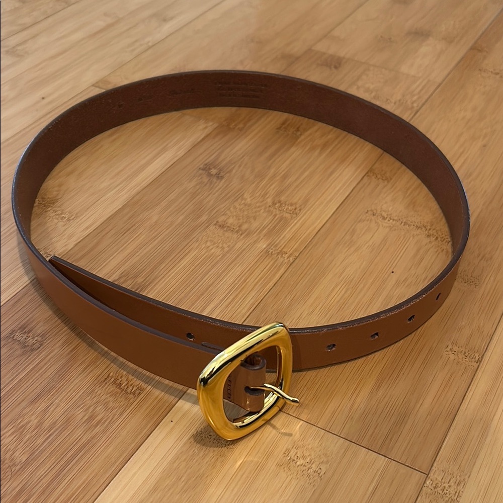 Madewell Puffed Buckle Leather Belt with Gold Buckle